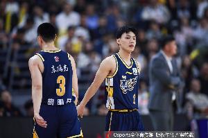 媒体人：广东好些比赛输了感觉就是在应付 态度&比赛内容不可接受