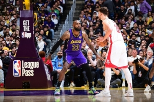 NBA彩经：湖人难阻火箭 骑士胜猛龙 掘金擒森林狼 老鹰力拼尼克斯